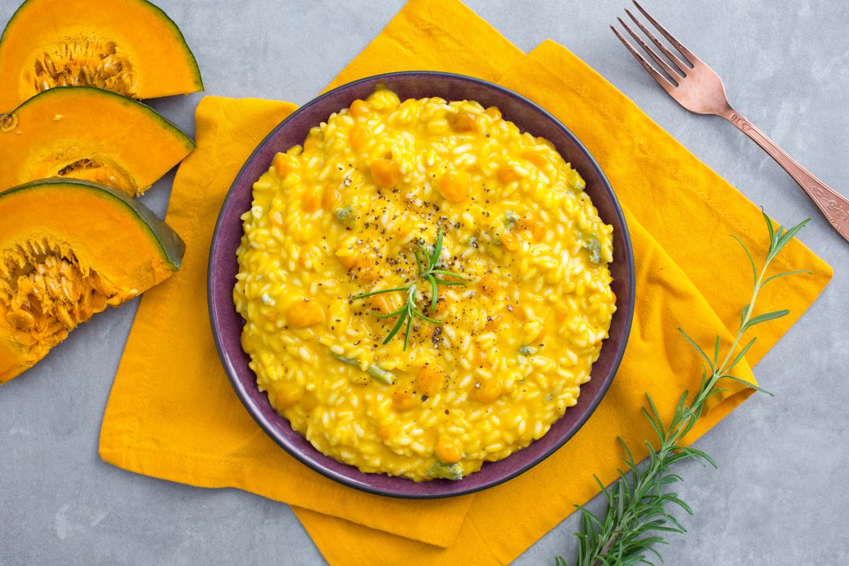 Risoto de abóbora finalizado com alecrim
